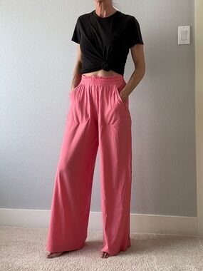 Lululemon Swift Midrise Wide Leg pant in Sakura pink sz 6